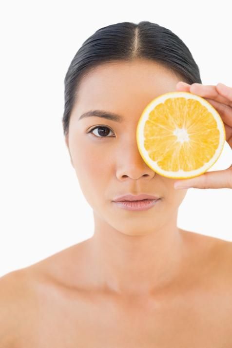 Brillando bajo el Sol: Los Beneficios de la Vitamina C en Tu Rutina de Cuidado de la Piel